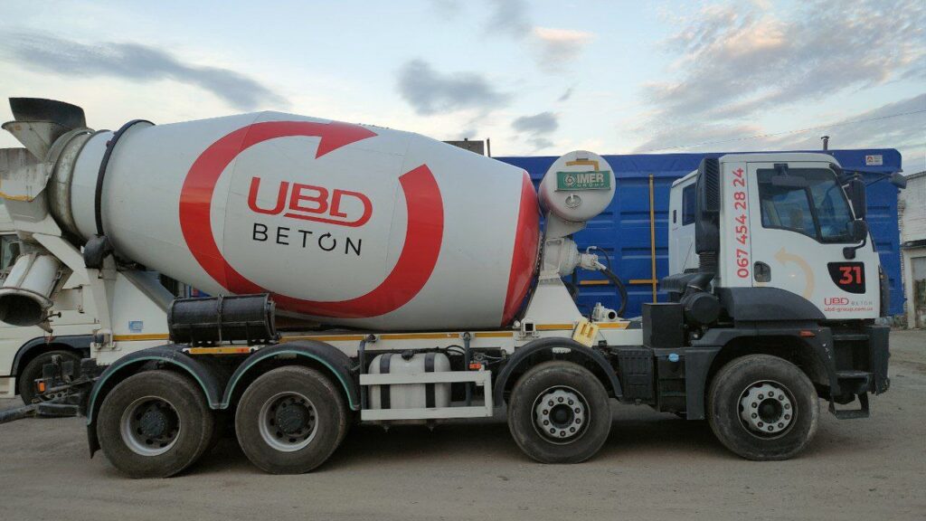 Автобетономіксери та бетононасоси