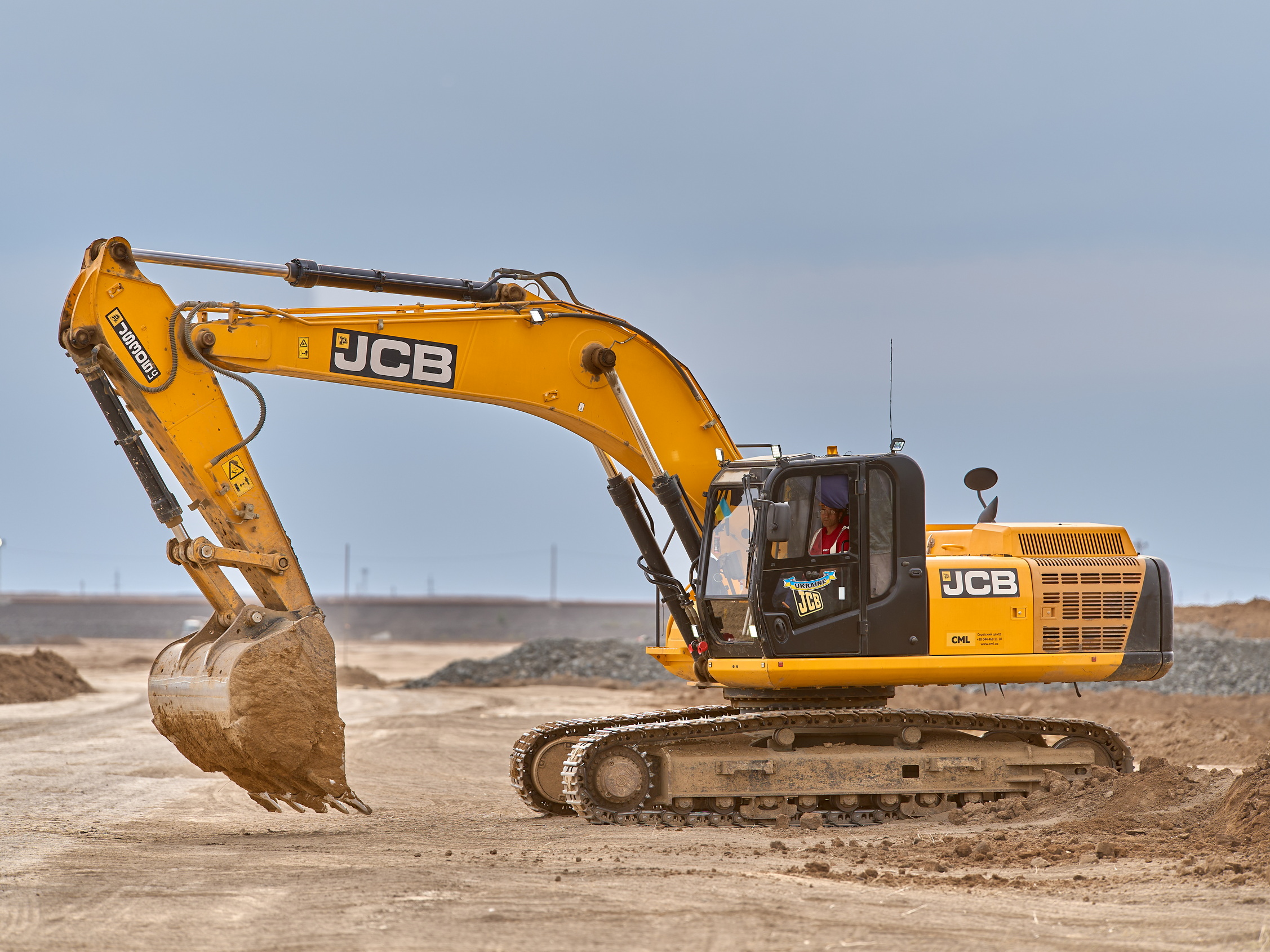 JCB JS305 LC - Special equipment rental